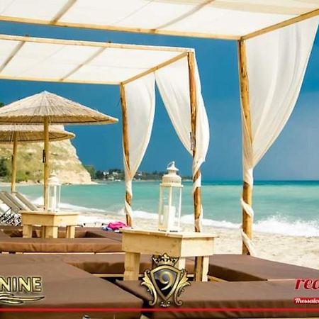 Room Nine 9 Beachfront Apartments Nea Kallikrateia Εξωτερικό φωτογραφία