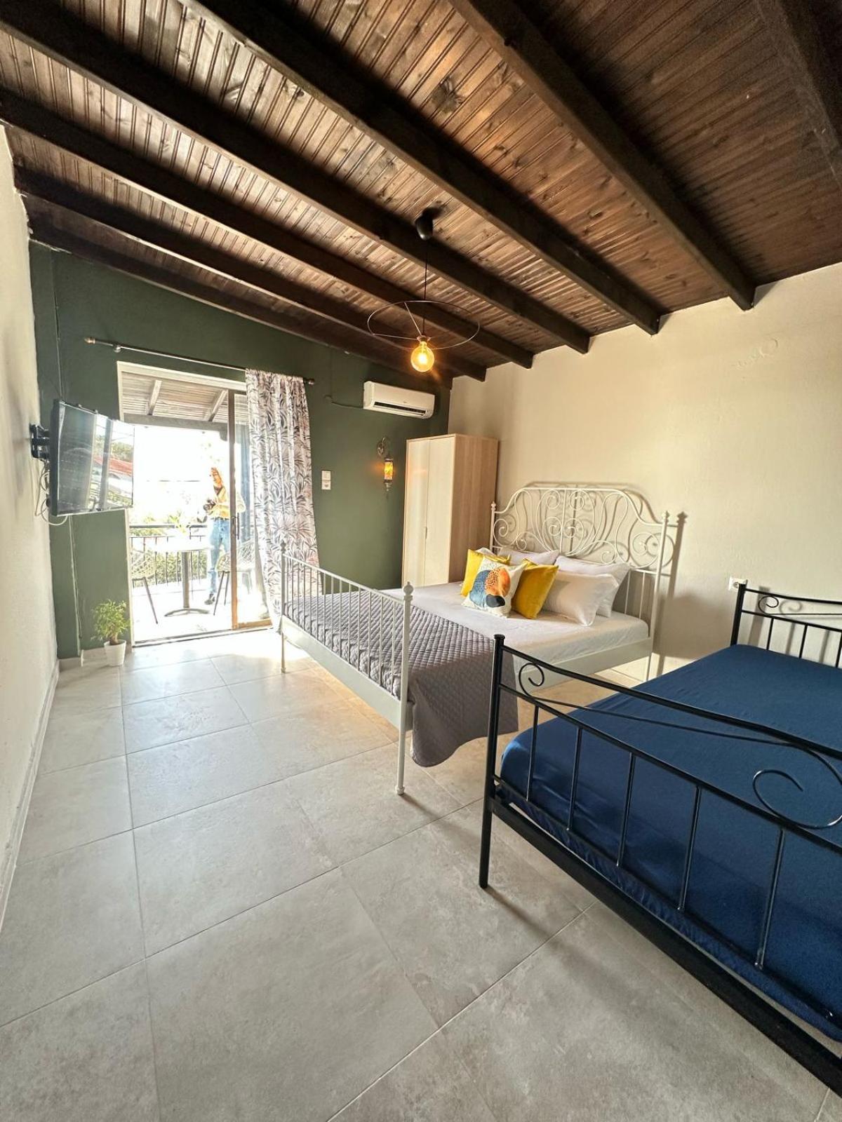 Room Nine 9 Beachfront Apartments Nea Kallikrateia Εξωτερικό φωτογραφία