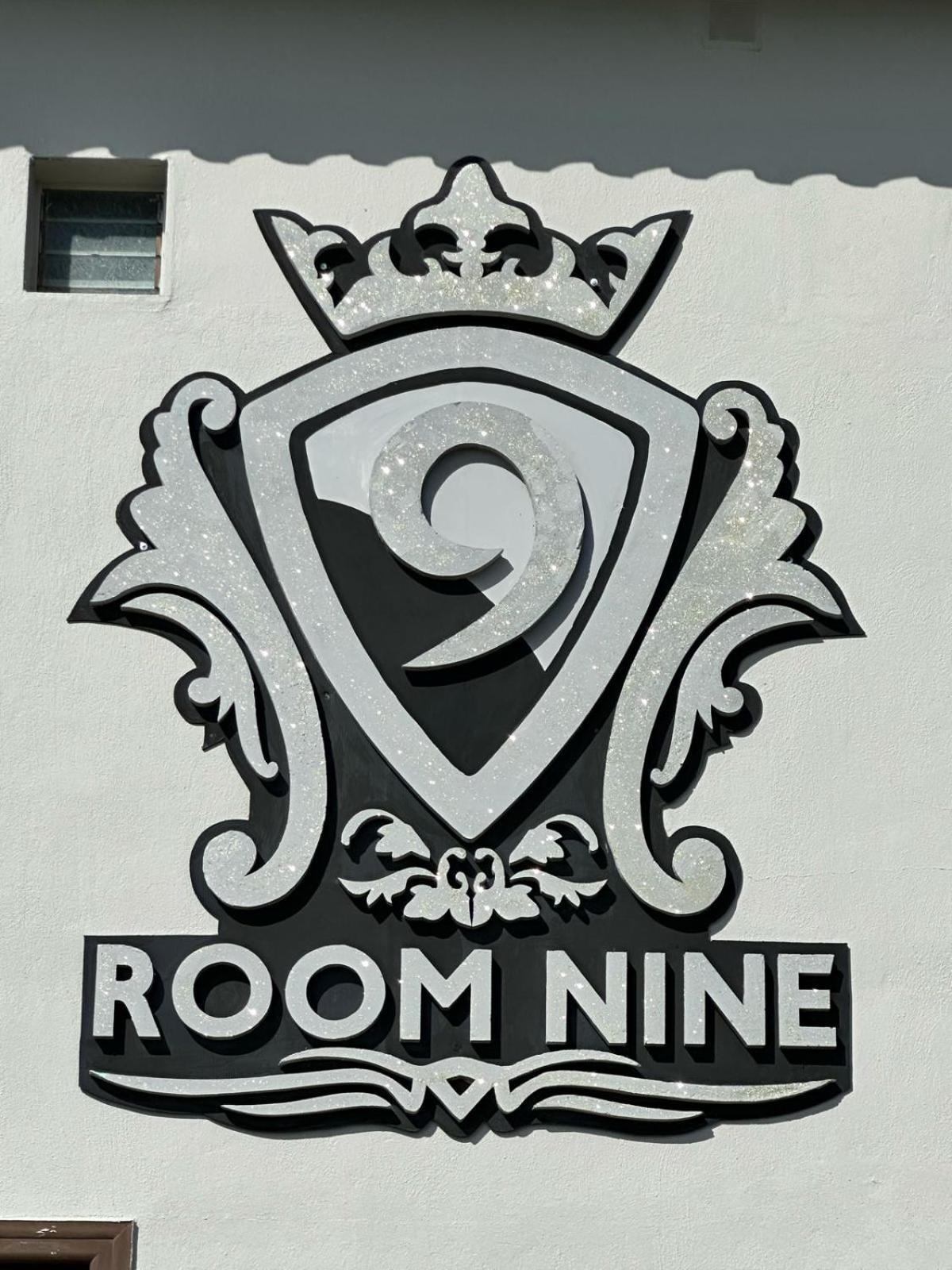 Room Nine 9 Beachfront Apartments Nea Kallikrateia Εξωτερικό φωτογραφία