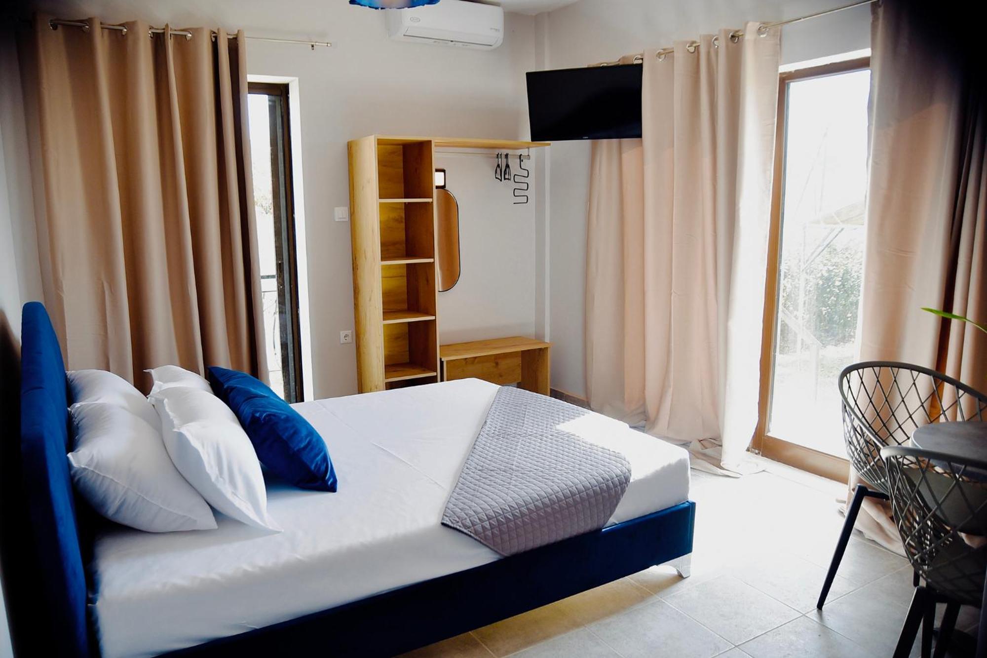 Room Nine 9 Beachfront Apartments Nea Kallikrateia Εξωτερικό φωτογραφία