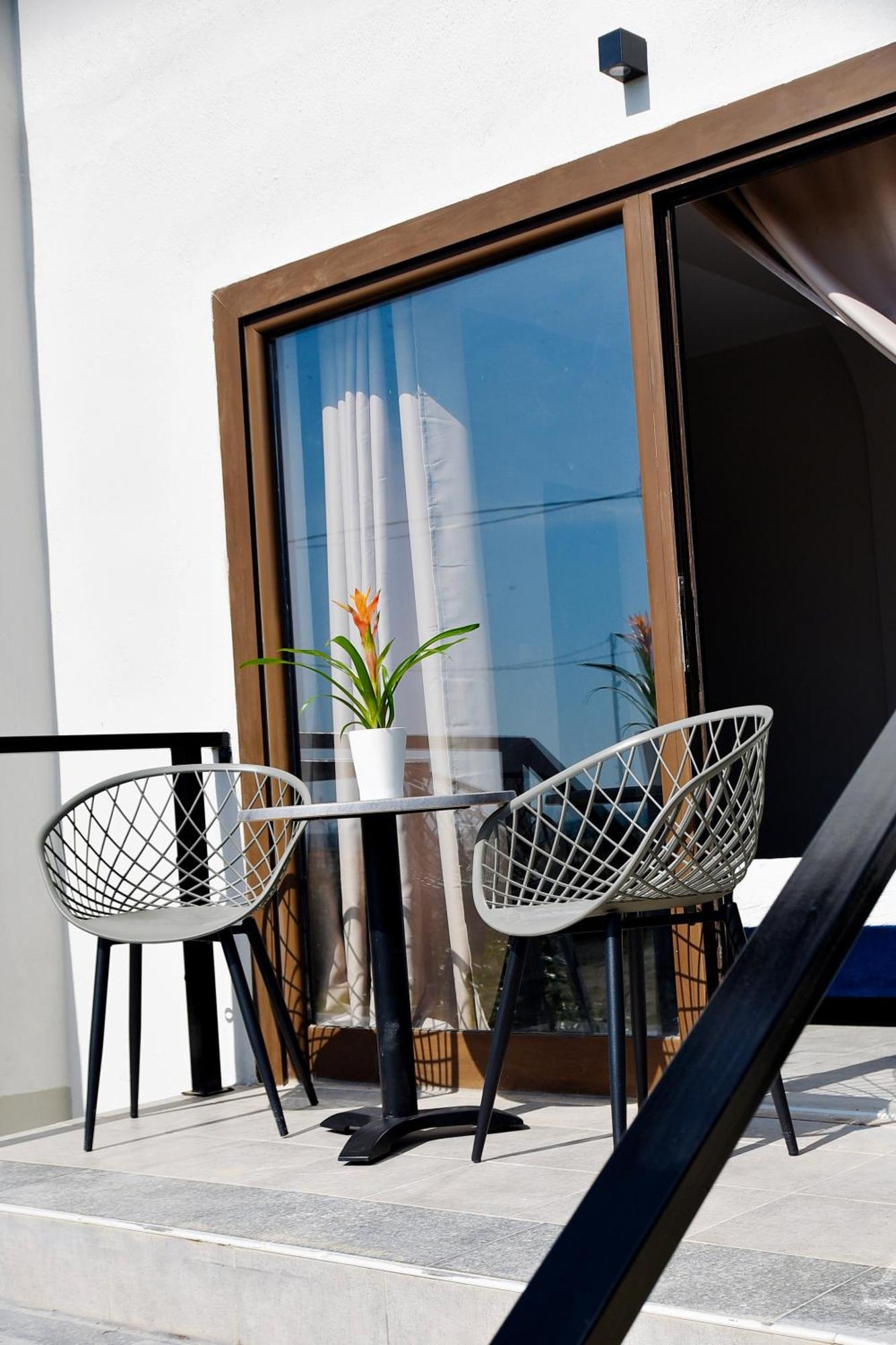 Room Nine 9 Beachfront Apartments Nea Kallikrateia Εξωτερικό φωτογραφία