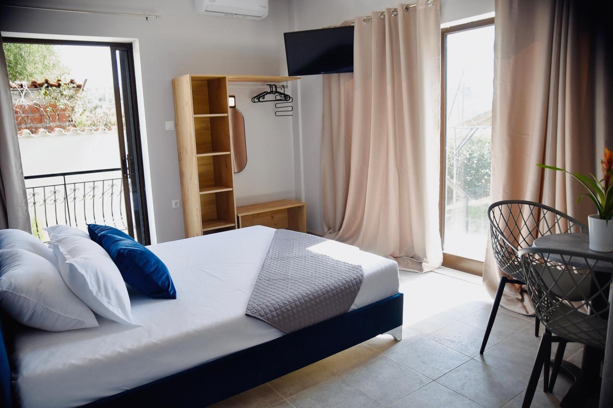 Room Nine 9 Beachfront Apartments Nea Kallikrateia Εξωτερικό φωτογραφία