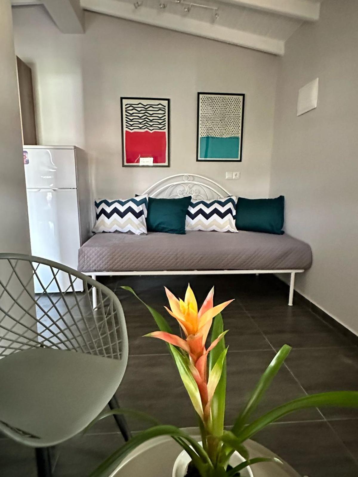 Room Nine 9 Beachfront Apartments Nea Kallikrateia Εξωτερικό φωτογραφία