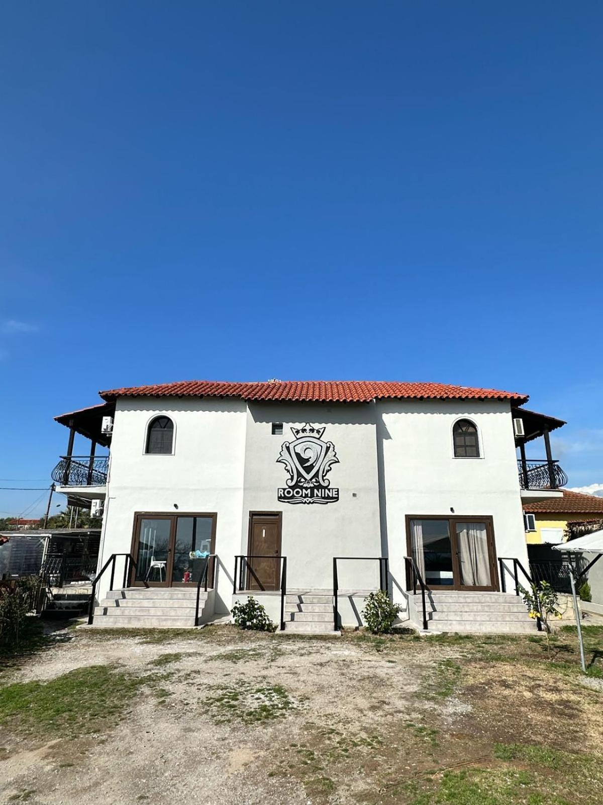 Room Nine 9 Beachfront Apartments Nea Kallikrateia Εξωτερικό φωτογραφία