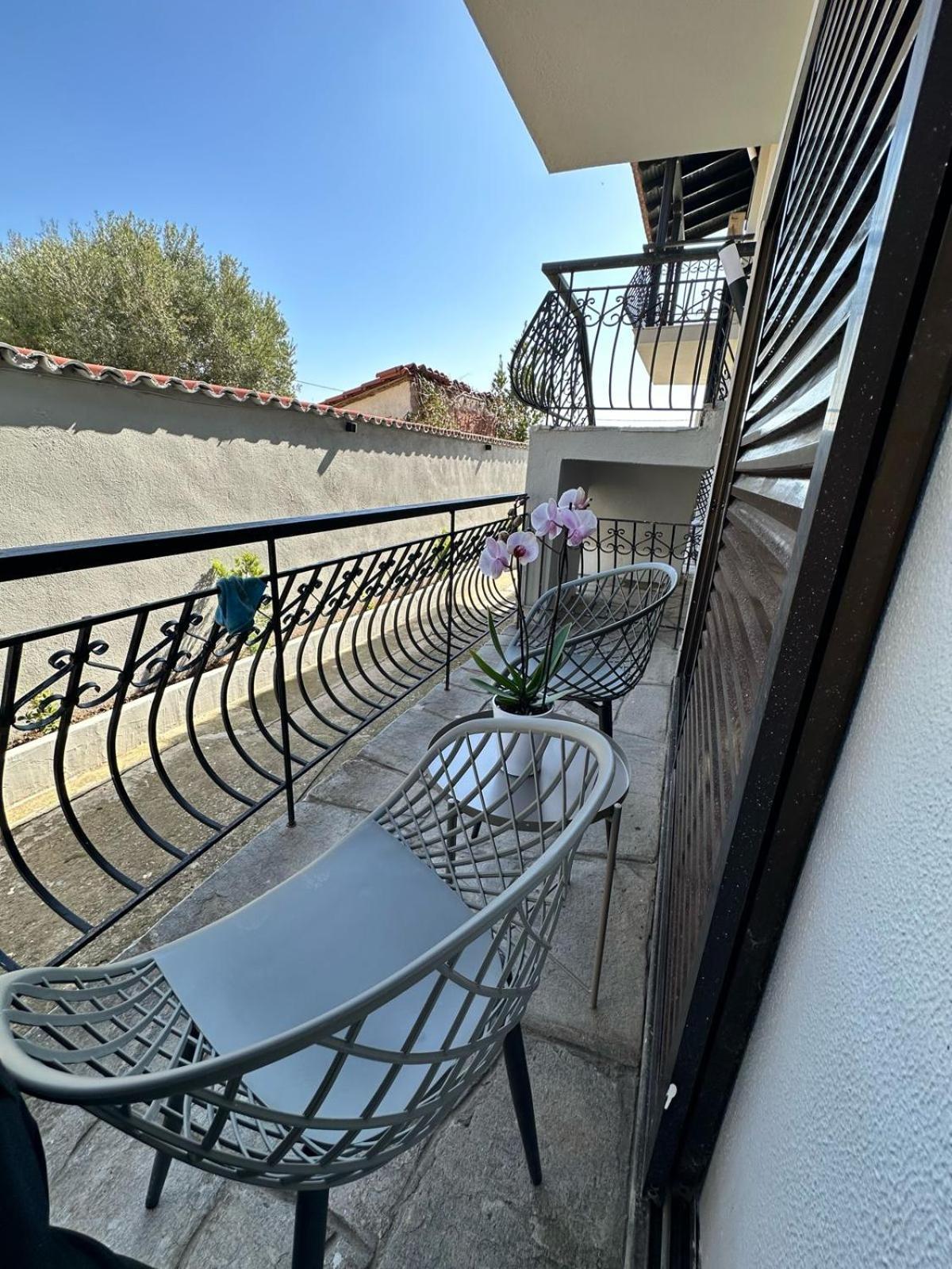 Room Nine 9 Beachfront Apartments Nea Kallikrateia Εξωτερικό φωτογραφία