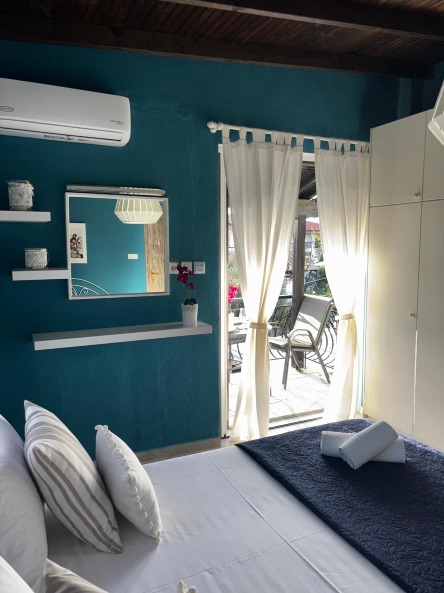 Room Nine 9 Beachfront Apartments Nea Kallikrateia Εξωτερικό φωτογραφία