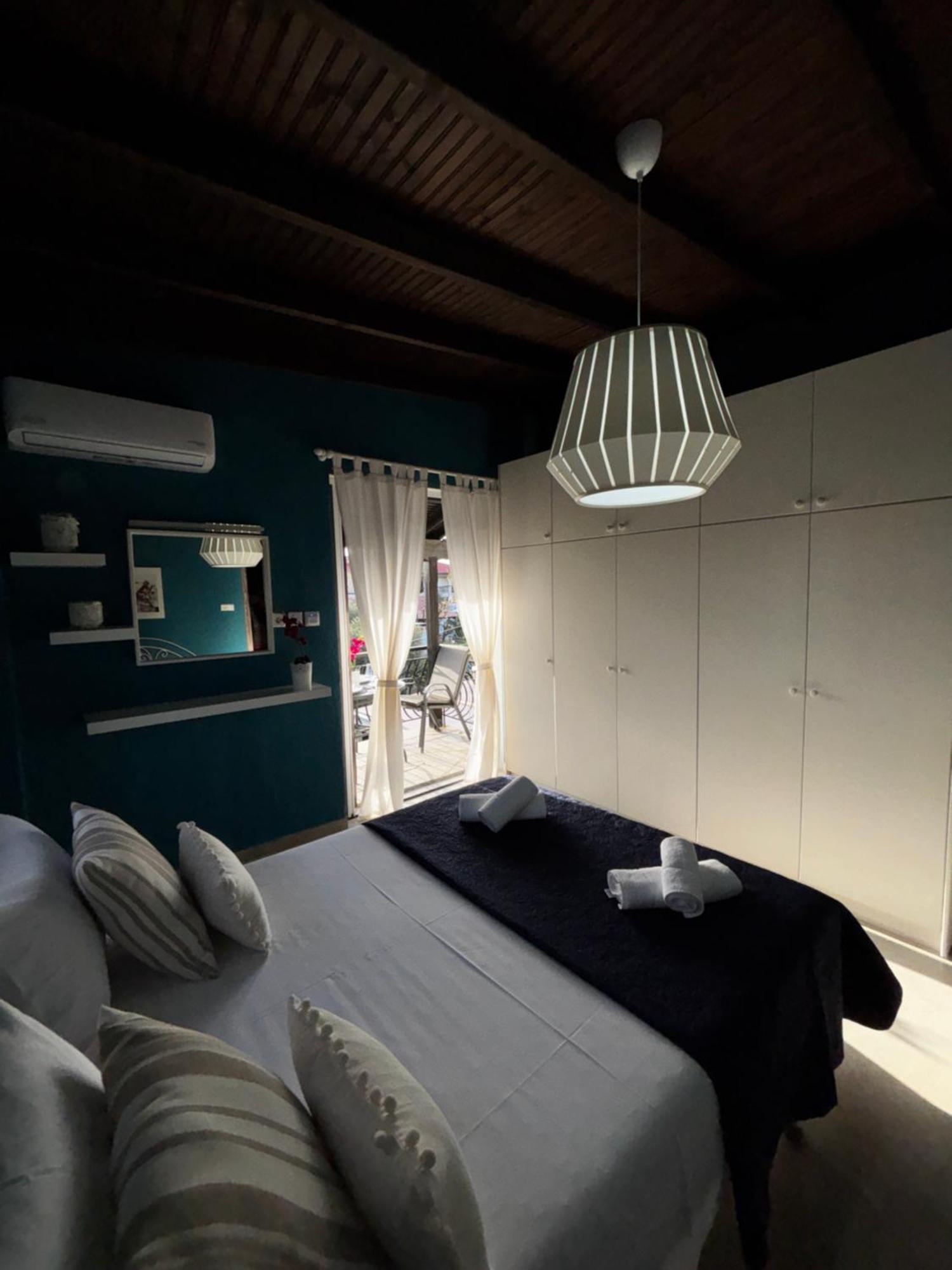 Room Nine 9 Beachfront Apartments Nea Kallikrateia Εξωτερικό φωτογραφία